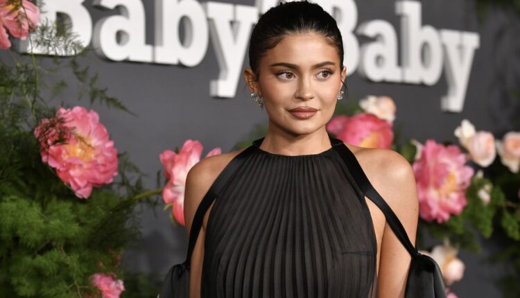 kylie-jenner-attends-the-2022-baby2baby-gala-presented-by-news-photo-1677109420.jpg