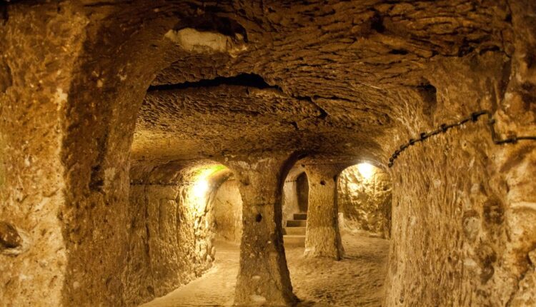 derinkuyu-underground-city-cappadocia-royalty-free-image-1690823698.jpg