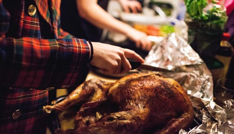 eating-turkey-thanksgiving-1109.jpg
